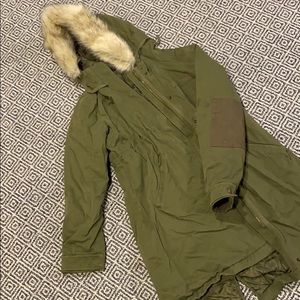 Gap maternity Primaloft parka
